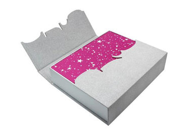 Dimensioni d'argento 22 * 30 * 7CM di colore stampata abitudine di classe dei contenitori di regalo di stile fornitore