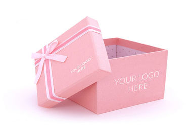 comprare Scatola quadrata del presente di rosa di forma, materiale d'imballaggio del cartone delle scatole di logo fabbricazione online