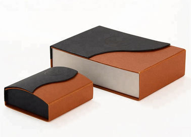 Dimensioni magnetica 15 * 11 * 4 cm di forma del libro del contenitore di regalo della chiusura di stile di affari fornitore
