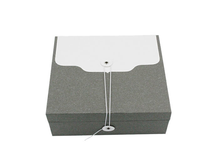 Dimensione a forma di quadrata 19 del contenitore di regalo del mestiere di carta * 19* 7,7 cm con il tipo aperto della corda fornitore